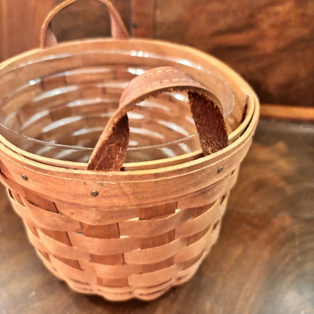 2009‎ Longaberger Small Round Basket w Protector Liner Leather Handles 6